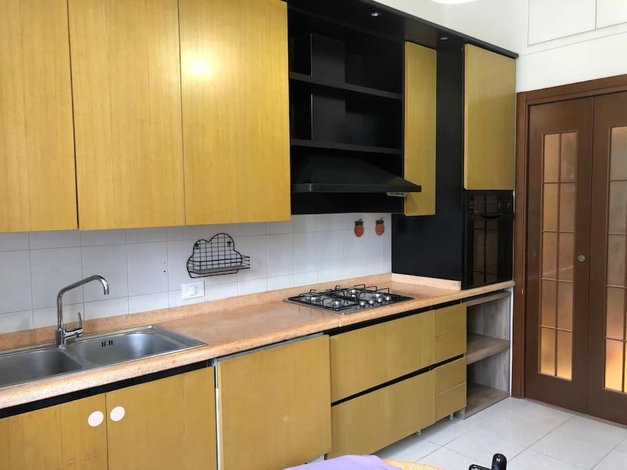 Ampio Bilocale A Milano Apartment Bagian luar foto