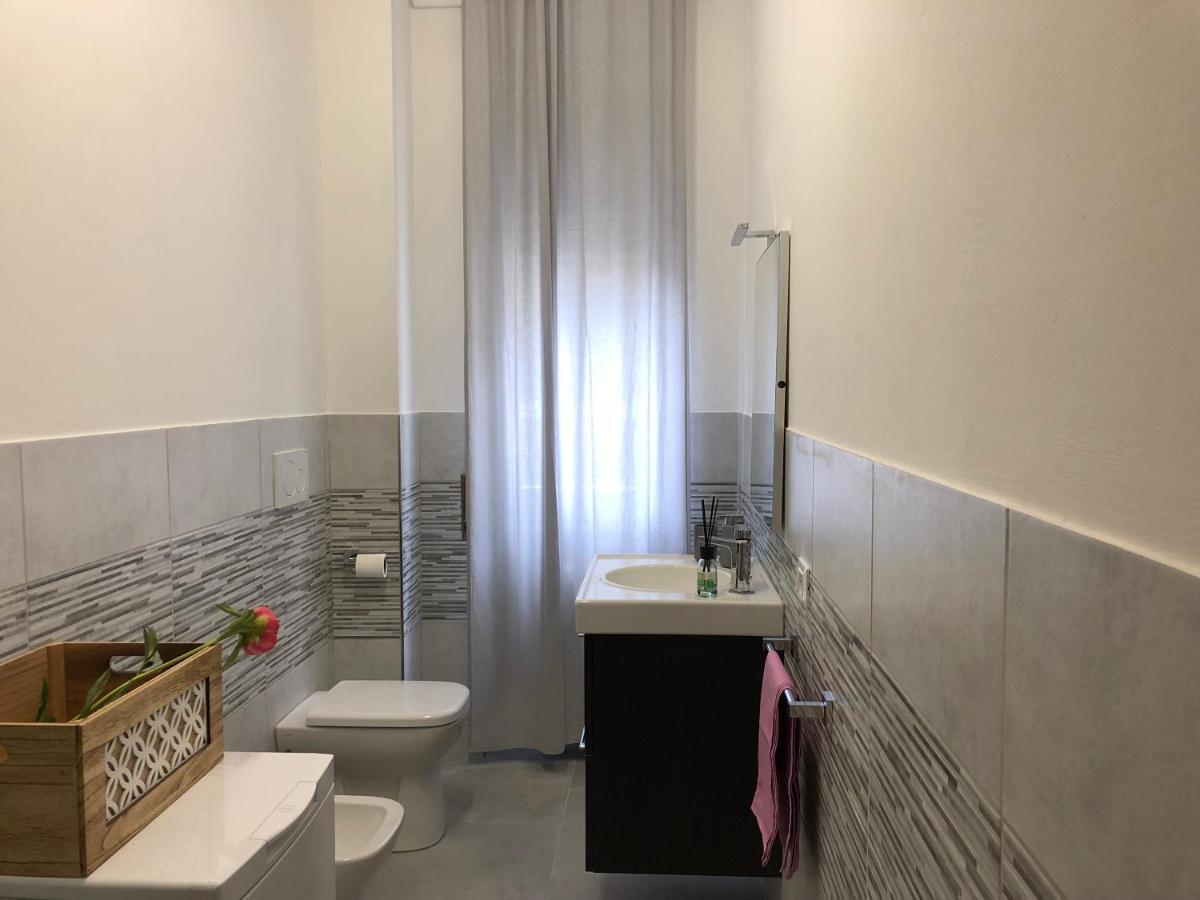 Ampio Bilocale A Milano Apartment Bagian luar foto